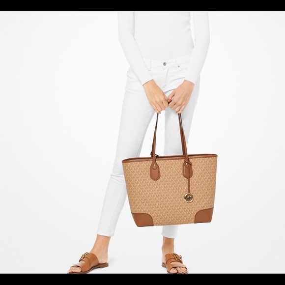 MK HANDBAG - Picture 2 of 3